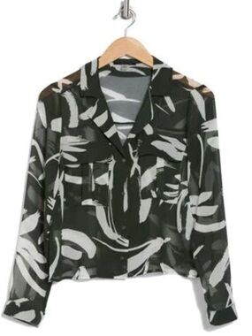 T by Tahari S sheer blouse in Jungle dark green with ivory brush strokes/cropped